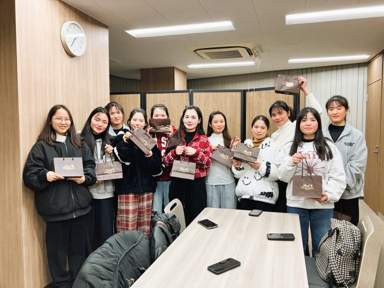 2025年クリスマスの贈り物と年末のご挨拶